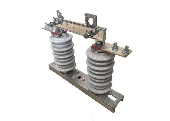 1000A 12kV-36kV आउटडोर इलेक्ट्रिकल हुकस्टिक डिस्कनेक्टर स्विच आसान स्थापना ओवरहेड लाइन डिस्कनेक्ट स्विच