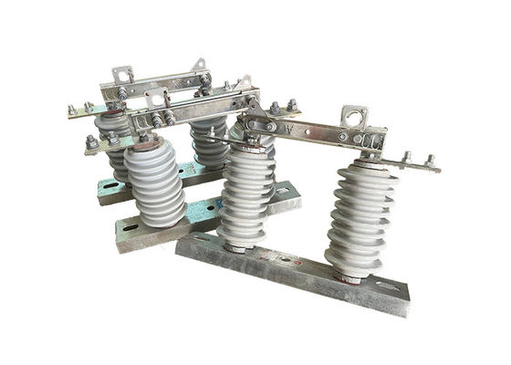 सिंगल फेज हाई वोल्टेज डिस्कनेक्टर स्विच 630A 12kV स्मार्ट ऑपरेशन के साथ पोर्सिलेन निर्मित आउटडोर डिस्कनेक्टर स्विच